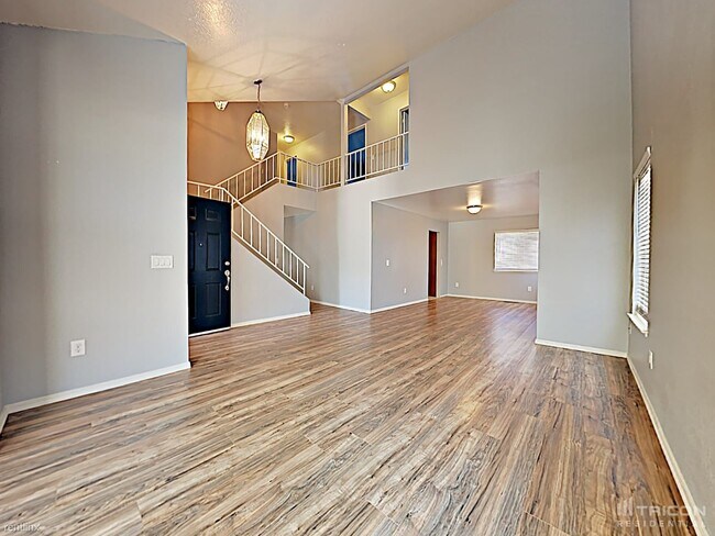Building Photo - 610 Charles Way
