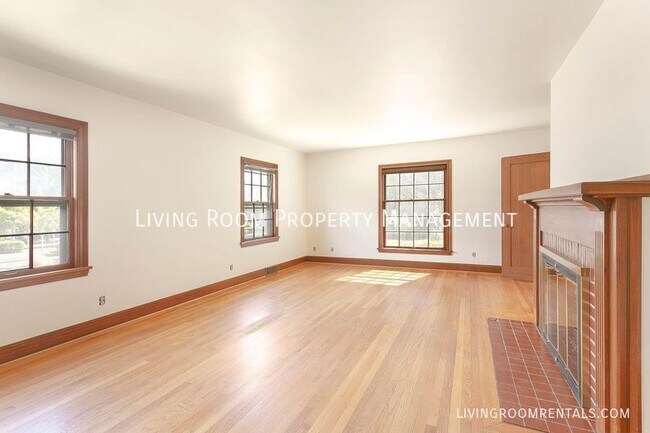 Building Photo - 6445 N Williams Ave