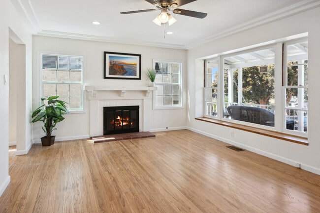 Building Photo - 526 Avenue A