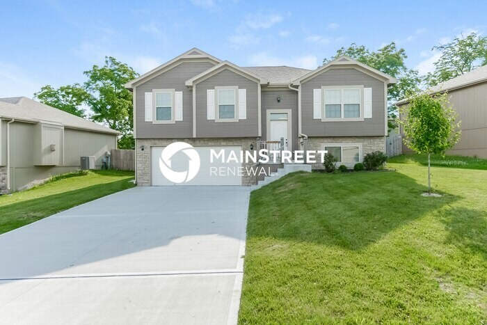 Primary Photo - 4 Bedroom Pet-Friendly Home in Belton, MO ...