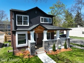 Building Photo - 695 Livernois St