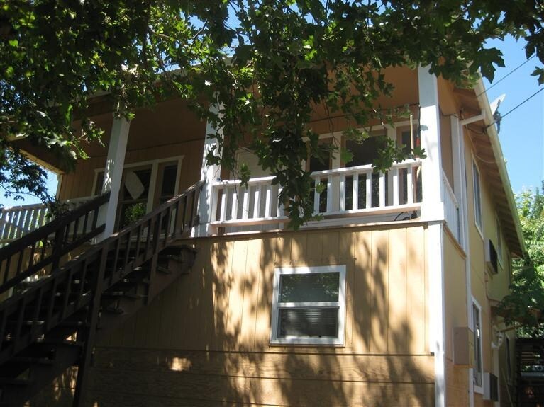 Building Photo - 170 6th St