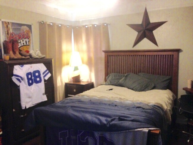 Foto del edificio - 2 bed 2 bath with a ton of SPACE!!