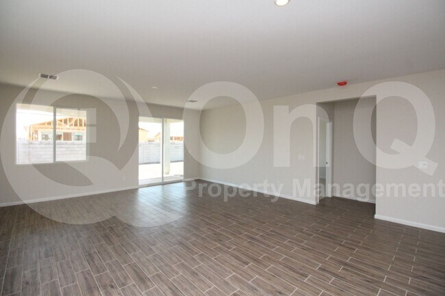 Foto del edificio - 2025 E Piedmont Pl