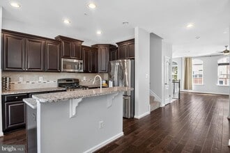 Building Photo - 728 Millhouse Dr