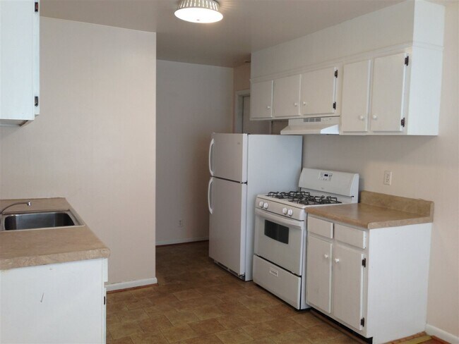 Building Photo - 2420 Arlington Blvd