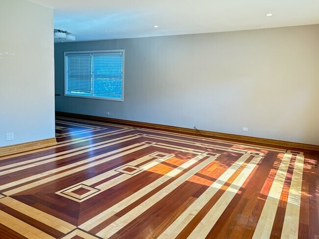 Foto del edificio - 245 Sunset Dr