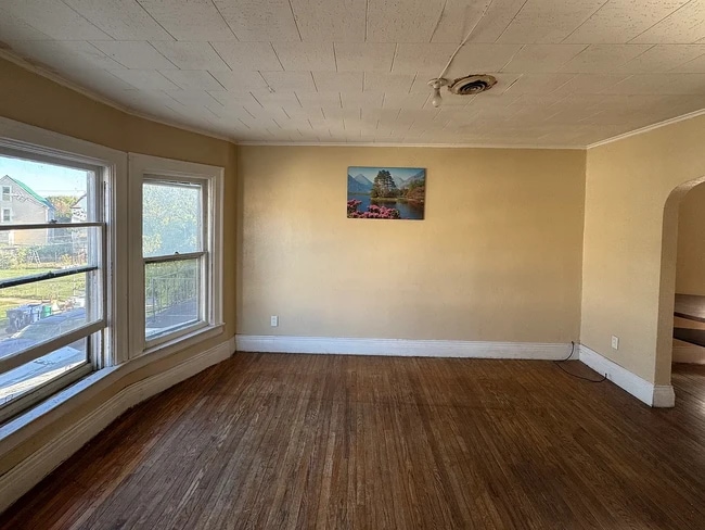 Building Photo - 26 Sherwood St