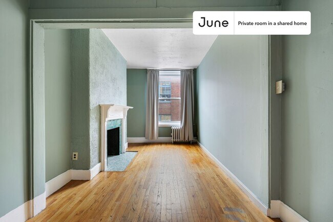 Foto del edificio - Private bedroom in 5 bed/2 bath Home