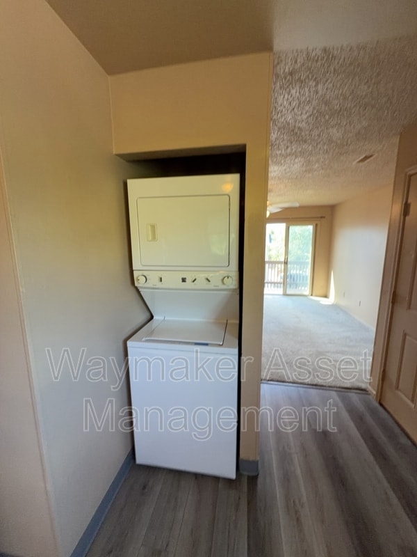 Building Photo - 1161 Mazatlan Cir