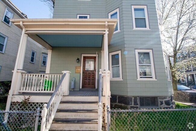 Building Photo - 67 Romsey St