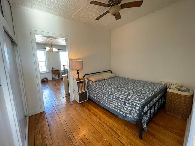 Building Photo - 251 Conover St