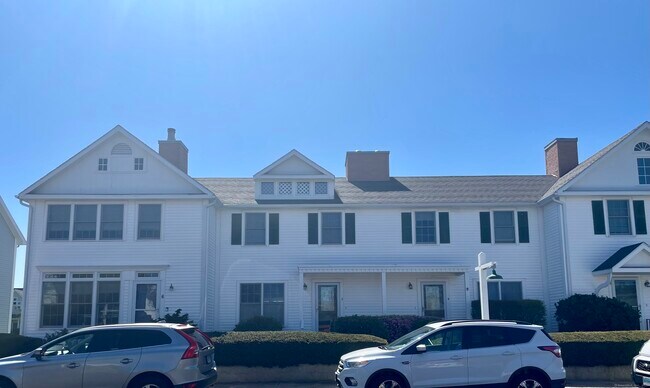 Building Photo - 5 Cove Side Ln