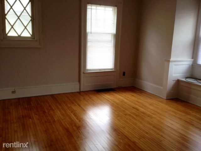 Building Photo - 1 br, 1 bath  - 707 Center St Apt 4