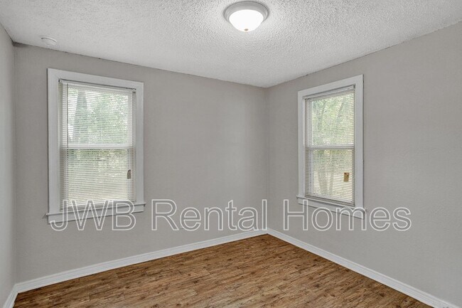 Foto del edificio - 578 E 58th St
