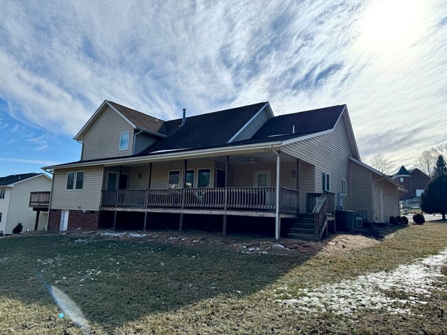 Foto del edificio - Spacious Two-Story Home in Blacksburg