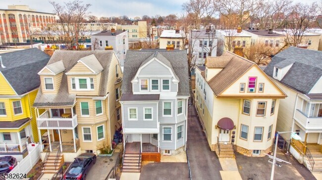 Building Photo - 178 N 16th St