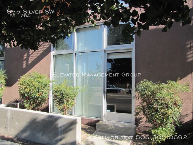 Foto del edificio - 855 Silver Ave SW