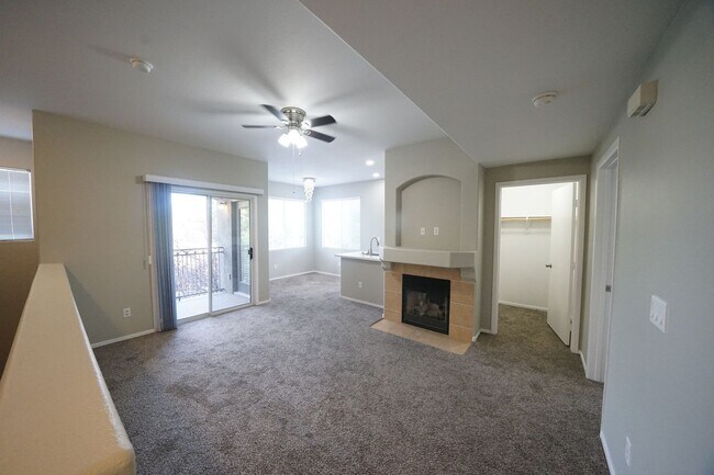 Building Photo - No Showings until 8/15/2025
