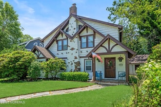 Building Photo - 562 N Edgemere Dr