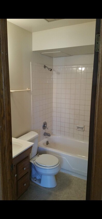 Building Photo - 201 E Main St