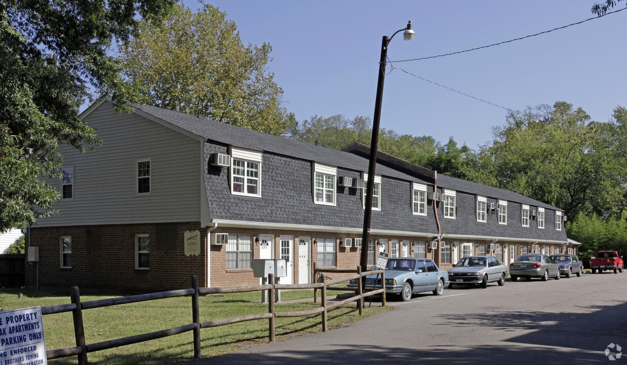 Primary Photo - Estratbrook North