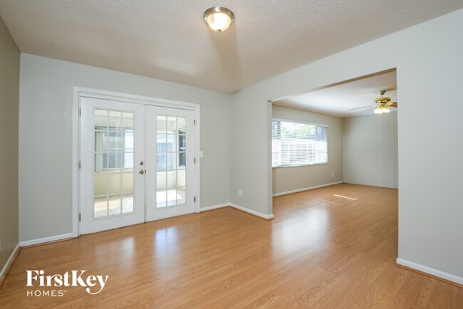 Building Photo - 3476 Arnel Dr