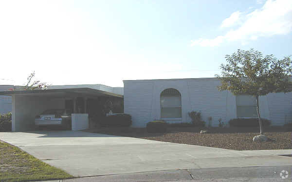 Building Photo - Rainbow Vista Condominiums