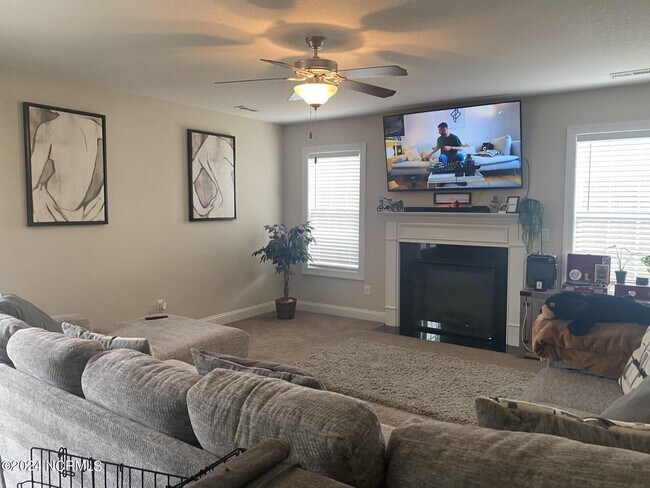 Foto del edificio - Beautiful 3 Bedroom, 2.5 Bath Home - 107 G...