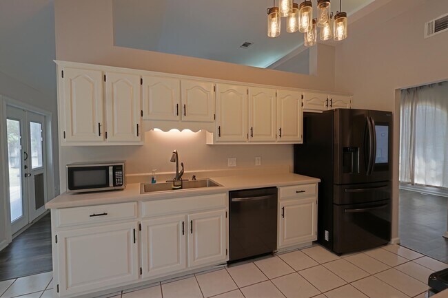 Foto del edificio - 1915 Sunrise Dr