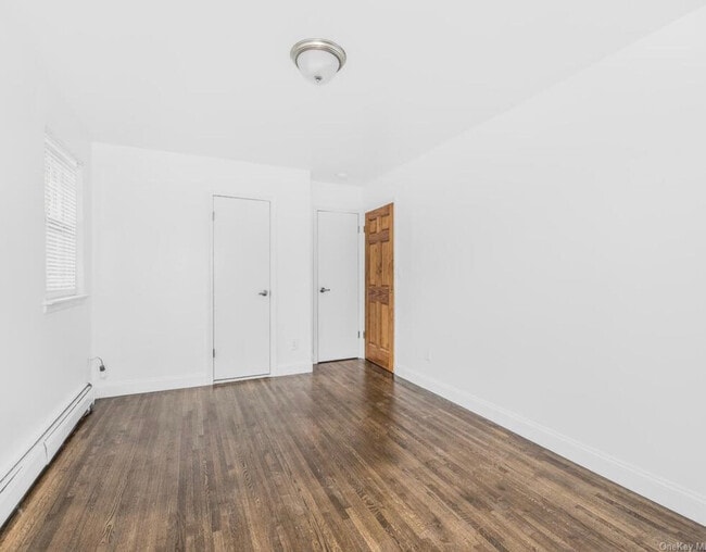 Building Photo - 5464 Valles Ave
