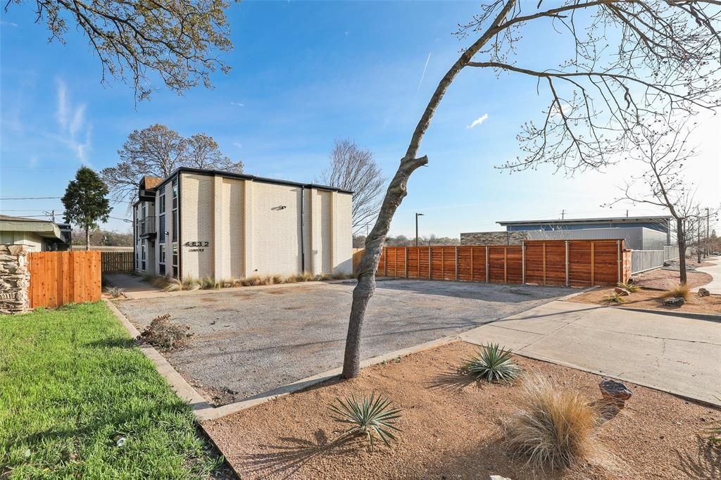 4832 Locke Ave, Fort Worth, TX 76107 Apartments in Fort Worth, TX