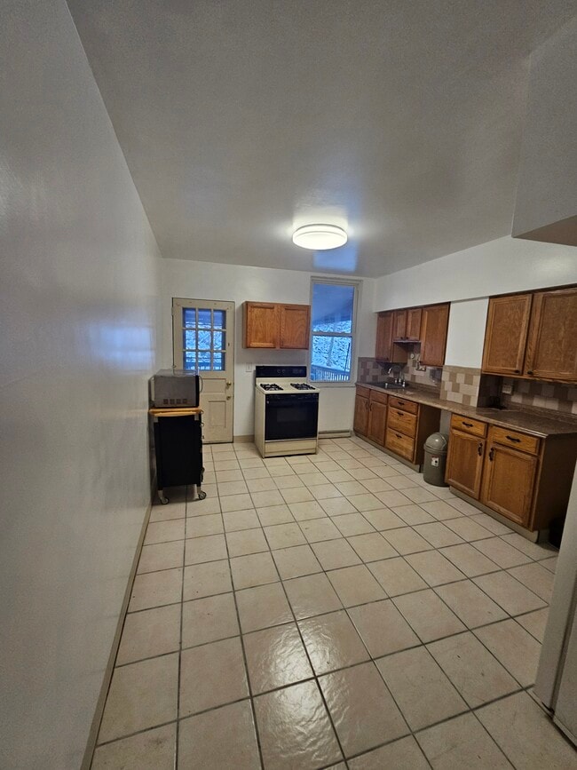 Building Photo - 430 Venture St