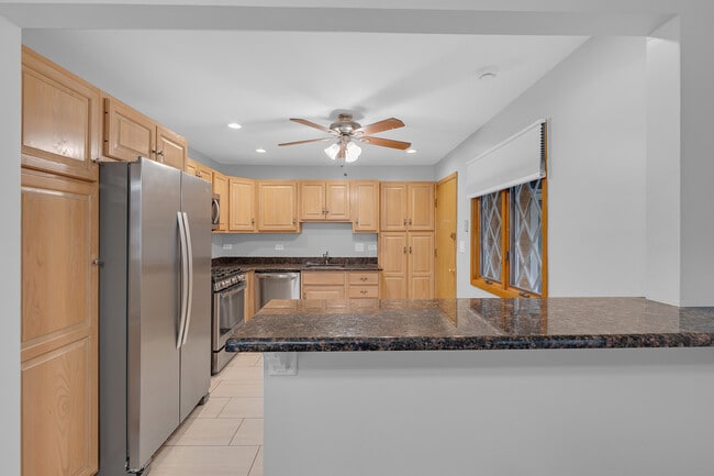 Foto del edificio - 650 Patricia Ln