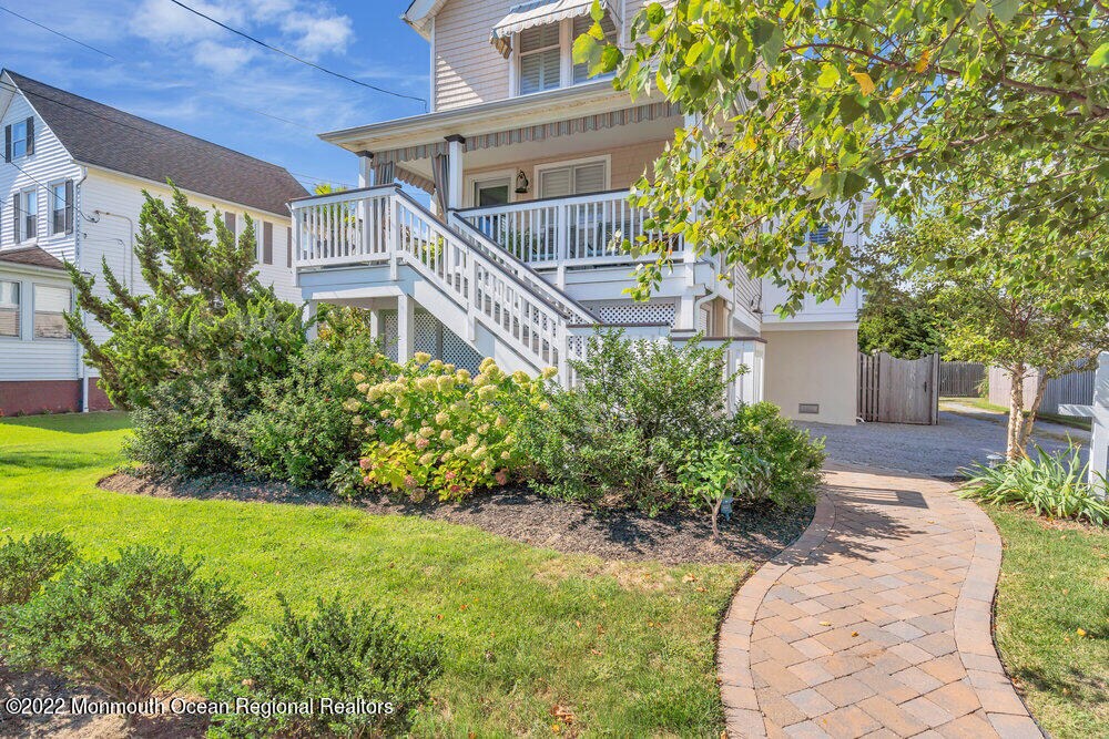 32 Riverdale Ave, Monmouth Beach, NJ 07750 House for Rent in Monmouth