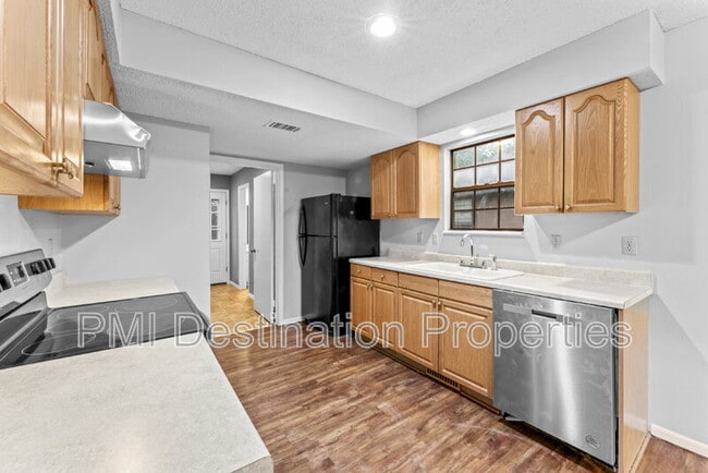 Building Photo - 16107 W 141st Terrace