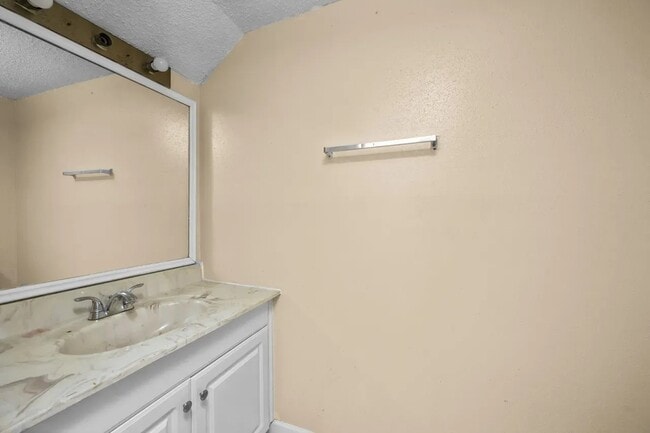 Building Photo - 2137 Shiveley Cir