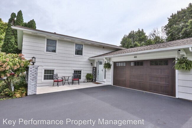 Building Photo - 5 br, 2 bath House - 44 Round Trail