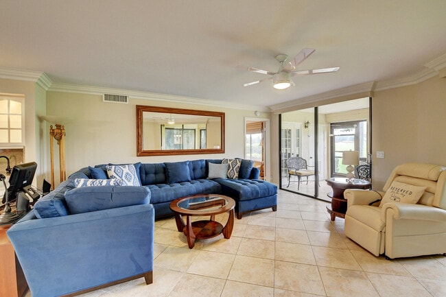 Building Photo - 7242 Clunie Pl