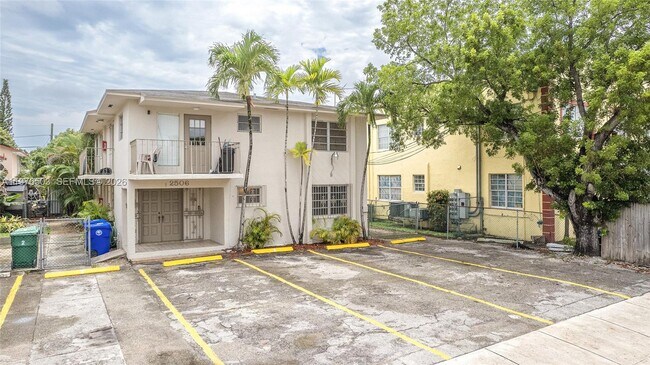 Foto del edificio - 2506 SW 9th St