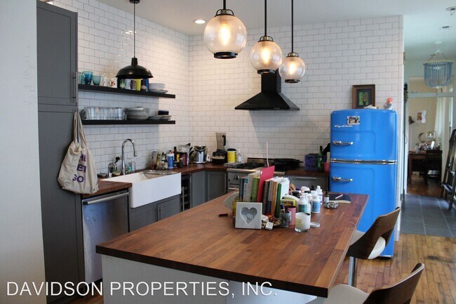 Foto del edificio - 1 br, 1 bath House - 215 Devine St Unit B