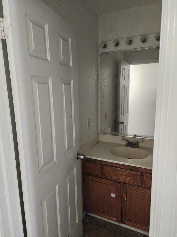 Building Photo - 1450 Busca Dr