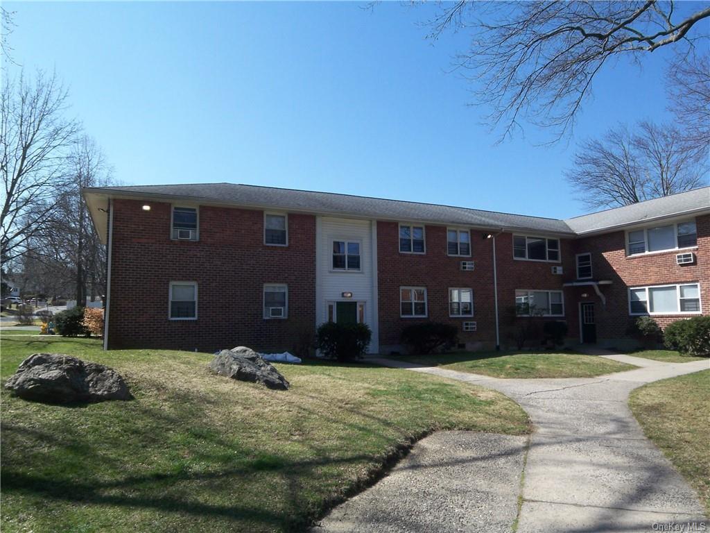 Primary Photo - 27 Beaumont Cir