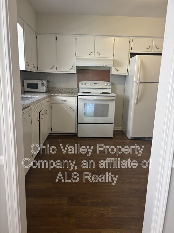 Building Photo - 2551 Glenmary Ave