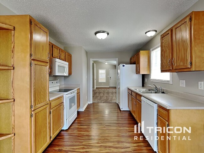 Foto del edificio - 5103 Sandy Forge Dr
