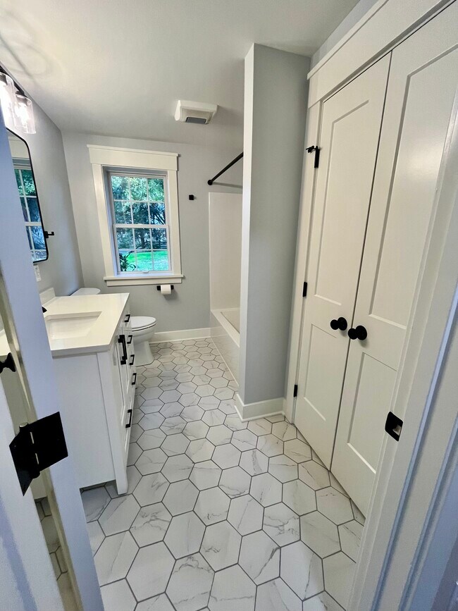 Foto del edificio - 454 River Corner Rd