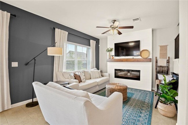 Building Photo - 1620 Bryant Dr