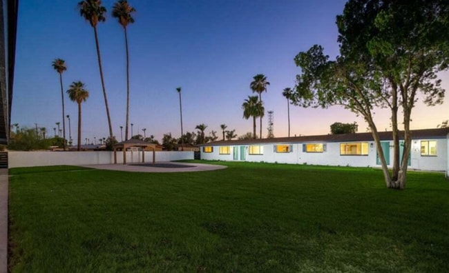 Building Photo - Beautiful Upgraded Scottsdale Property