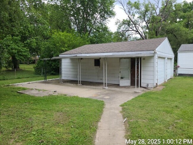 Building Photo - Nice 3BD/1BA