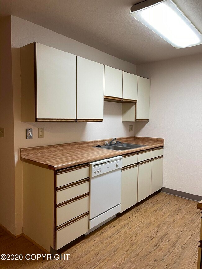 Building Photo - 3570 W Dimond Blvd